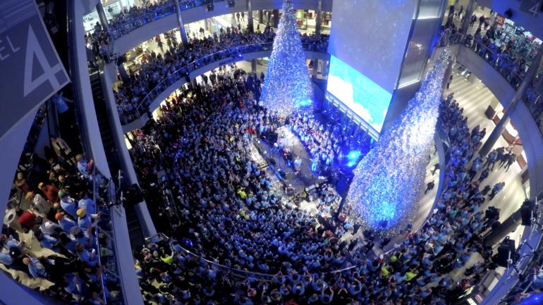 顾客可以在美国商城圆形大厅内参加季节性活动