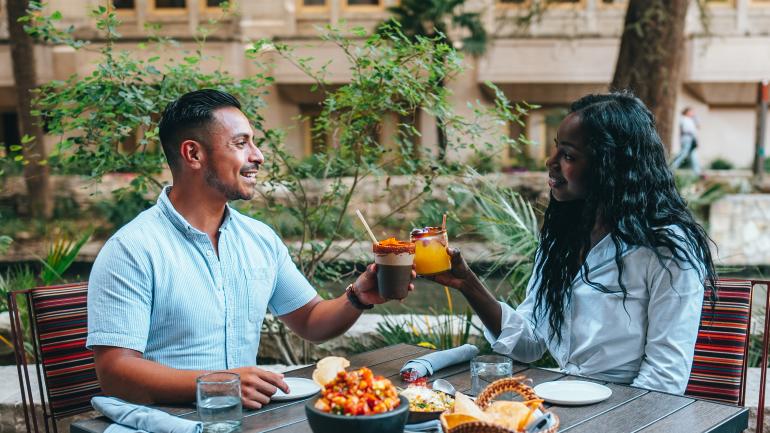 Dining alfresco along the River Walk Dining alfresco along the River Walk