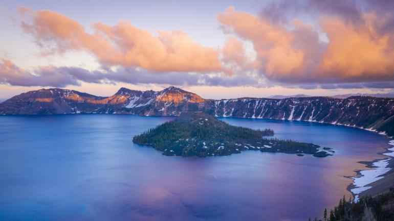 俄勒冈州火山口湖国家公园的绝美风光