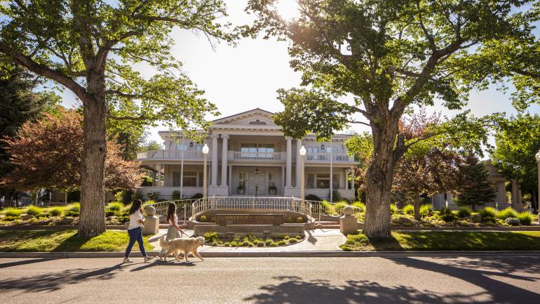 路过内华达州卡森城的内华达州州长府邸