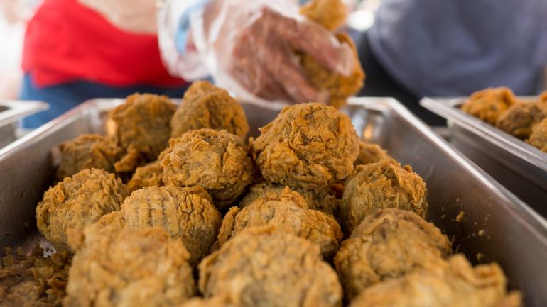 血肠是用肠衣包裹大米、猪肉、洋葱、青椒和调料做成的当地特色美食 血肠是用肠衣包裹大米、猪肉、洋葱、青椒和调料做成的当地特色美食