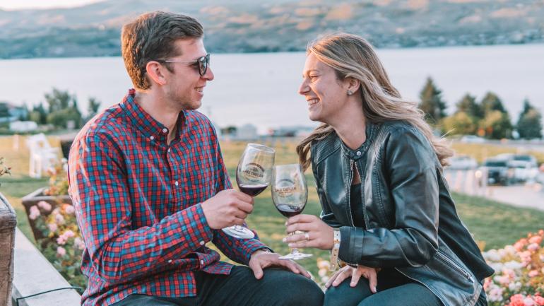 在 Larc Hill Vineyards 葡萄酒庄品尝佳酿,欣赏美景 在 Larc Hill Vineyards 葡萄酒庄品尝佳酿,欣赏美景