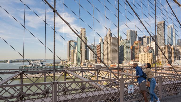 从布鲁克林大桥欣赏纽约市美景