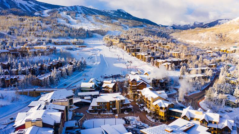 斯诺马斯山基地村的冰雪仙境 斯诺马斯山基地村的冰雪仙境