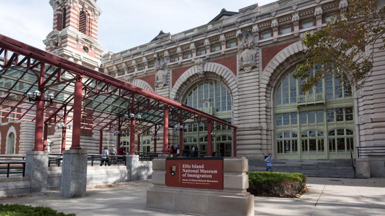 埃利斯岛移民博物馆的外景 埃利斯岛移民博物馆的外景