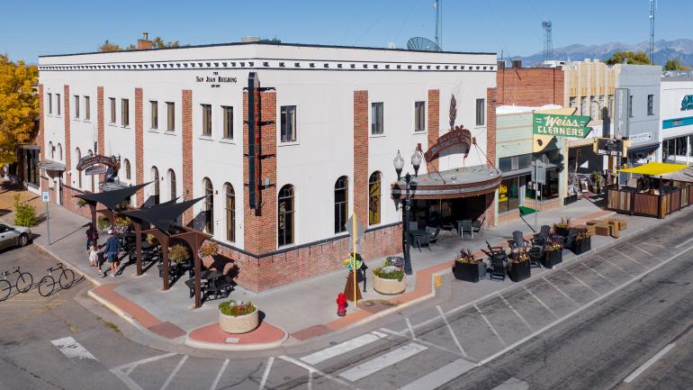 阿拉莫萨市中心迷人的街道 阿拉莫萨市中心迷人的街道