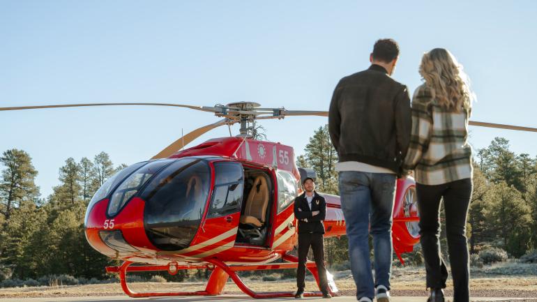 乘坐私人直升机游览大峡谷