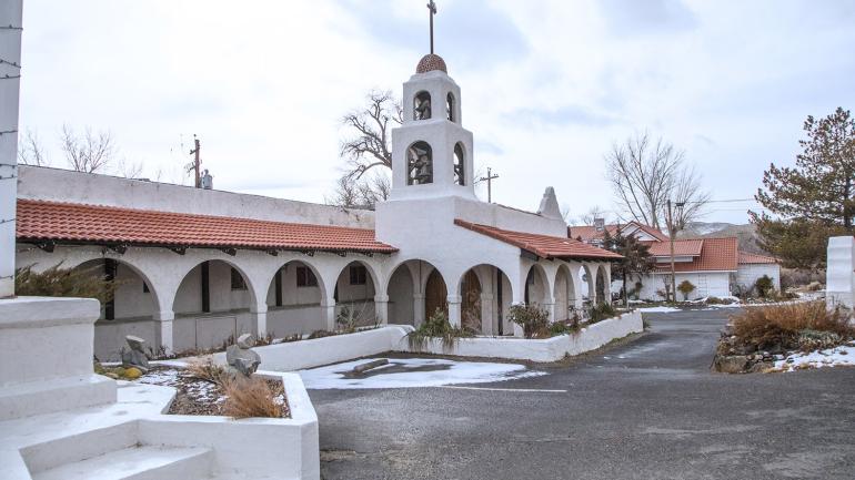 里诺附近历史悠久的汽船温泉疗养中心及水疗中心外景