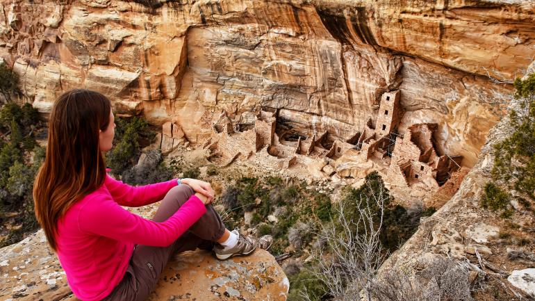 从公园其中一处古悬崖民居 Square Mug House