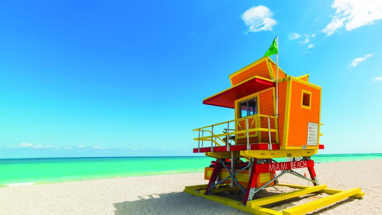 迈阿密海滩著名的彩色救生员瞭望塔之一 迈阿密海滩著名的彩色救生员瞭望塔之一