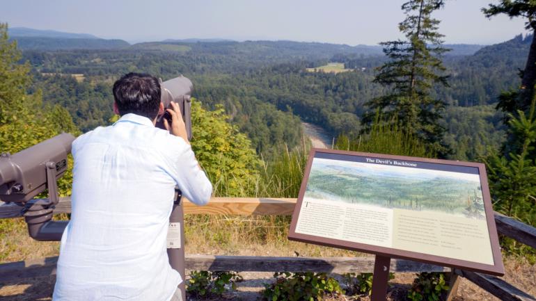 从 Jonsrud Viewpoint 观景台眺望胡德山国家森林公园 从 Jonsrud Viewpoint 观景台眺望胡德山国家森林公园