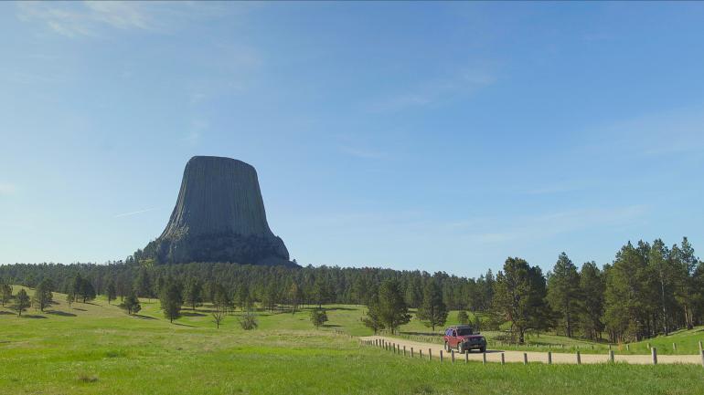 朝魔鬼塔国家纪念区出发的观光自驾游