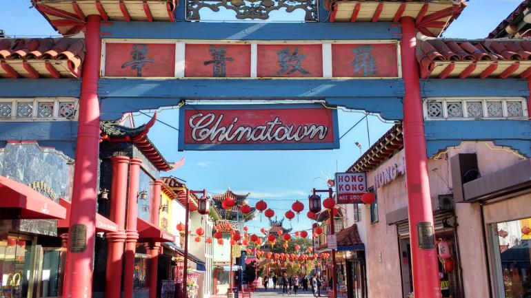 洛杉矶唐人街的多彩入口