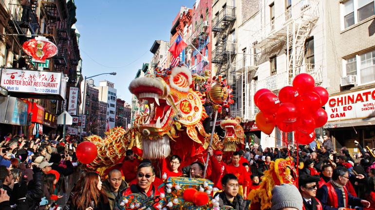 曼哈顿唐人街庆祝农历新年的游行