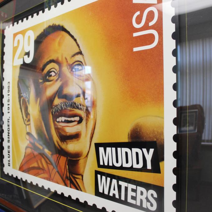 一枚旨在纪念伟大的马迪·沃特斯的邮票