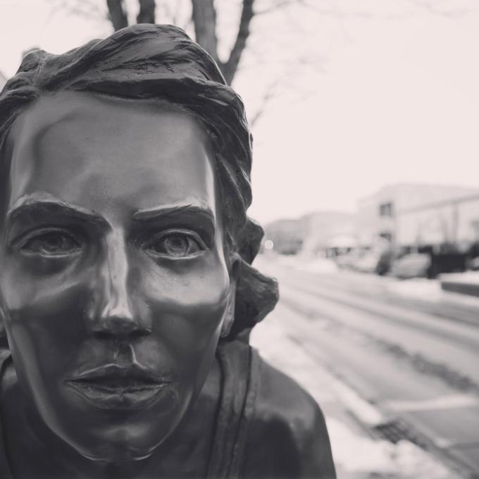 大章克申的市中心拥有美国最大的户外雕塑收藏品之一。