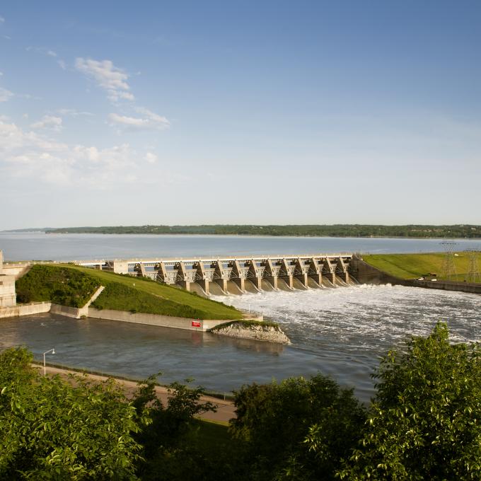内布拉斯加州的河流公里数远多于美国其他各州。 内布拉斯加州的河流公里数远多于美国其他各州。