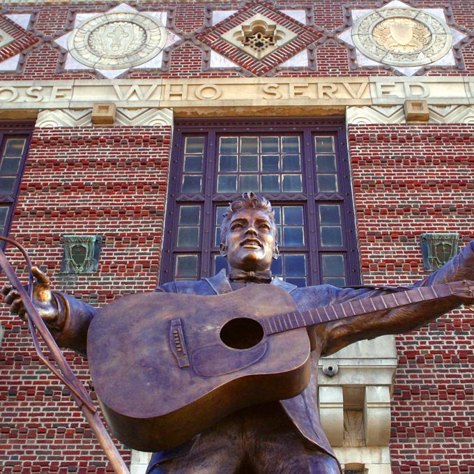 在什里夫波特市政礼堂纪念猫王的首场演出