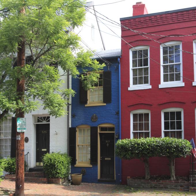 The Spite House, sandwiched between two other historic Alexandria buildings