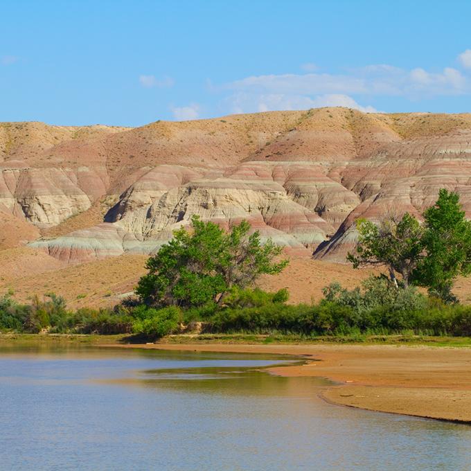 Vernal lies in Ashley Valley, which was named after a fur trader who floated down the Green River into the valley in a bull boat made of animal hides.