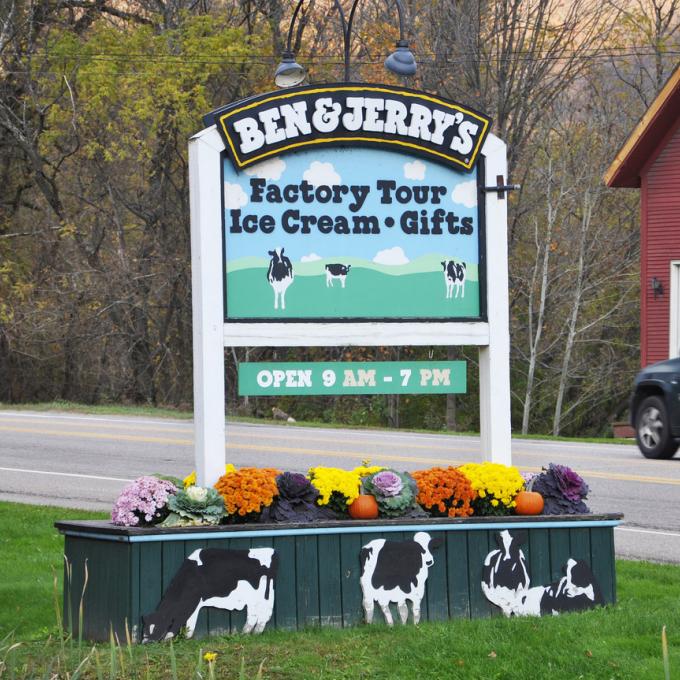 伯灵顿 Ben & Jerry’s Ice Cream 冰淇淋店的标牌