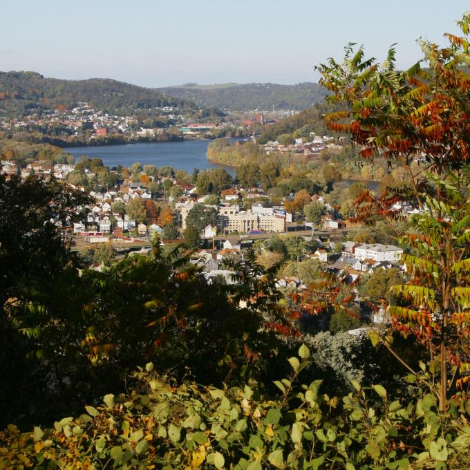 1861 年惠灵大会（Wheeling Convention）创建了西弗吉尼亚州，巩固了这座城市在西弗吉尼亚州诞生中具备的重要作用。