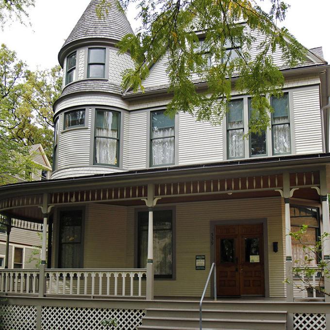 Exterior of the Hemingway Home in Oak Park, Illinois Exterior of the Hemingway Home in Oak Park, Illinois