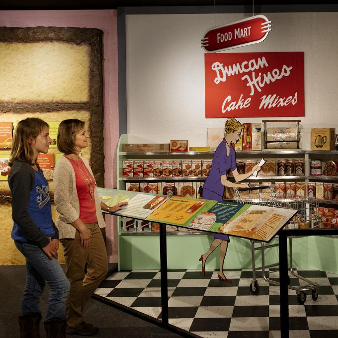 美国人气食品品牌创始人邓肯·海因斯便是在鲍灵格林市出生的。