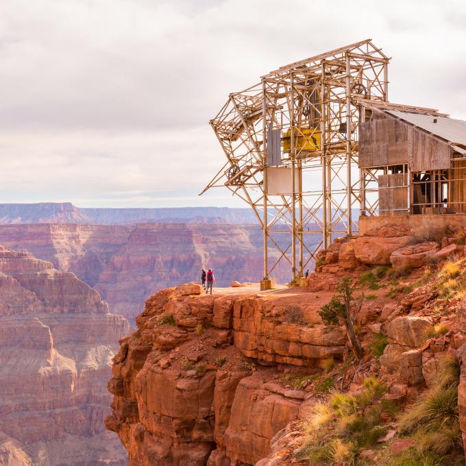 大峡谷西部蝙蝠岩历史悠久的电车线路遗址