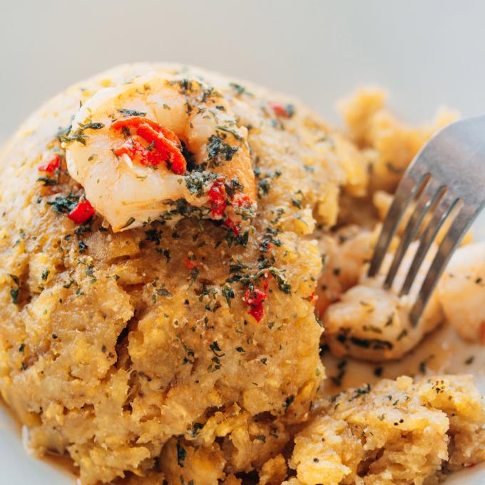 阿雷西博 Puntilla 餐厅的波多黎各菜绿蕉泥 (Mofongo) 阿雷西博 Puntilla 餐厅的波多黎各菜绿蕉泥 (Mofongo)