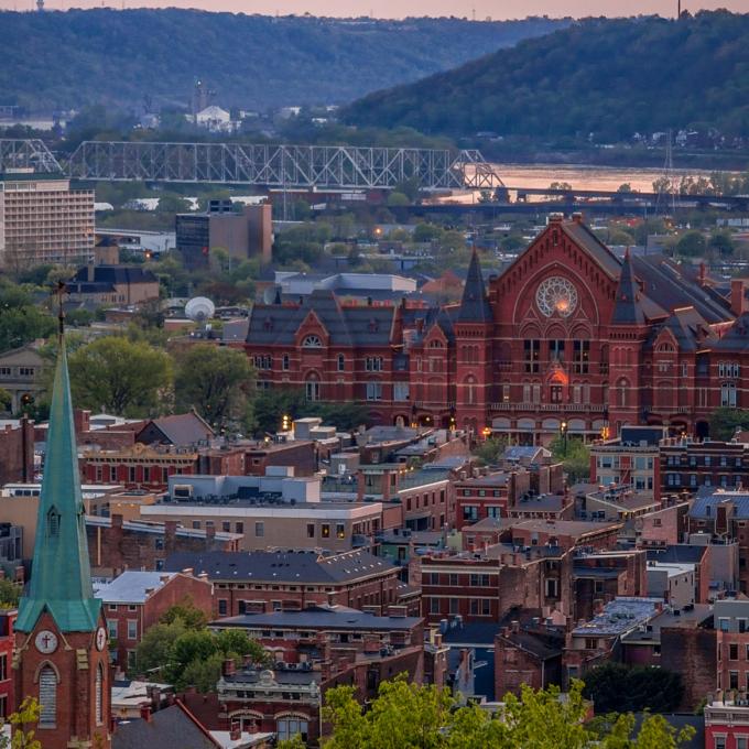 俄亥俄州辛辛那提市中心，历史建筑与现代设计的交融