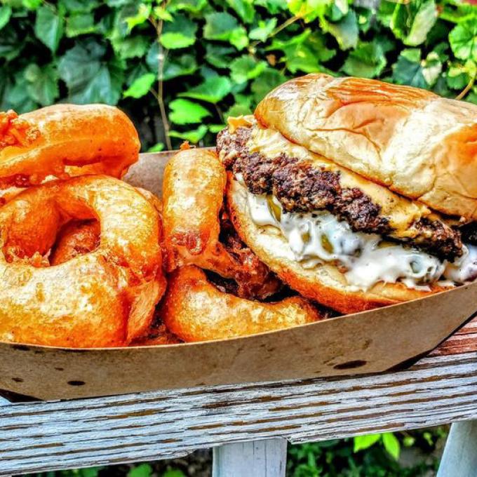 橄榄汉堡，密西根州兰辛的招牌美食