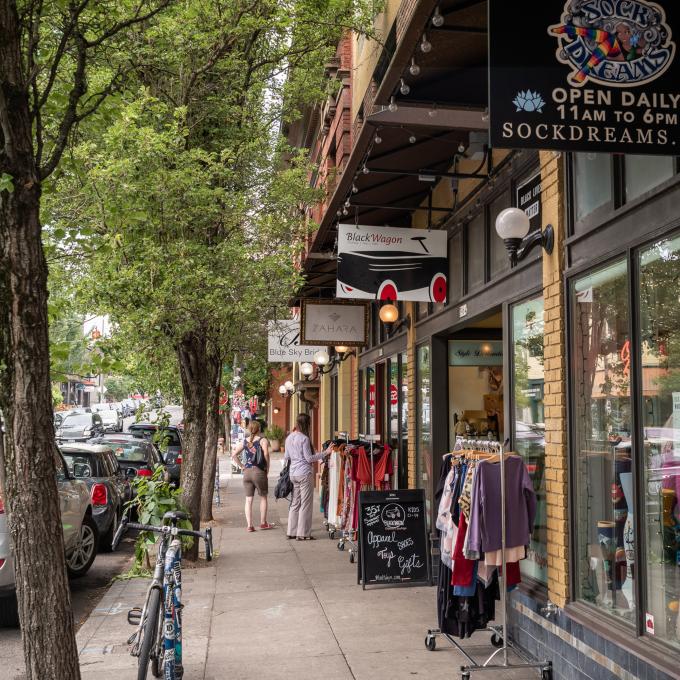 俄勒冈州波特兰北密西西比大道上的当地小店 俄勒冈州波特兰北密西西比大道上的当地小店