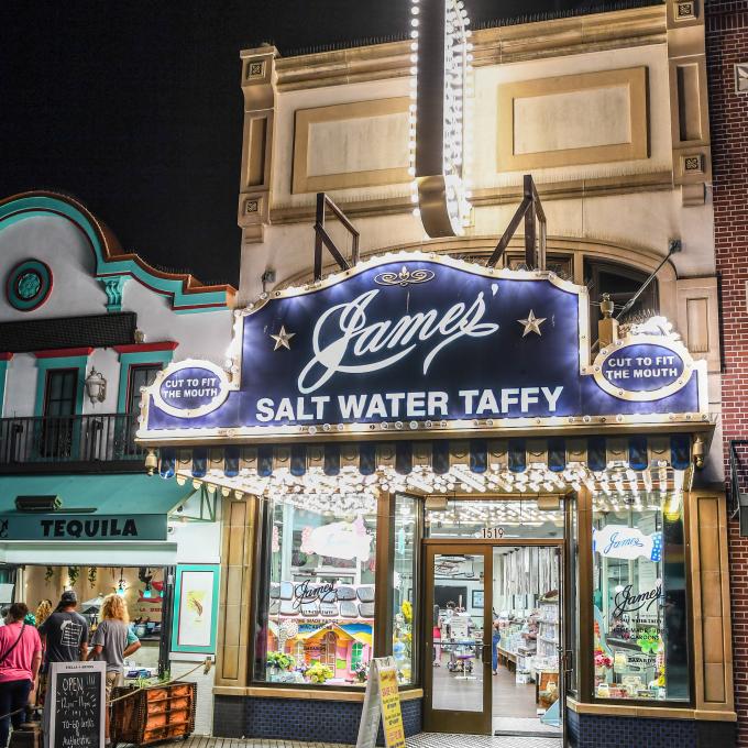 大西洋城 James 太妃糖的发光外观