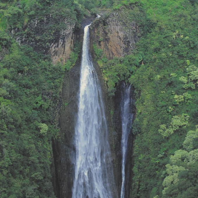Kauaiʻs Manawaiopuna Falls in Hawai'i Kauaiʻs Manawaiopuna Falls in Hawai'i
