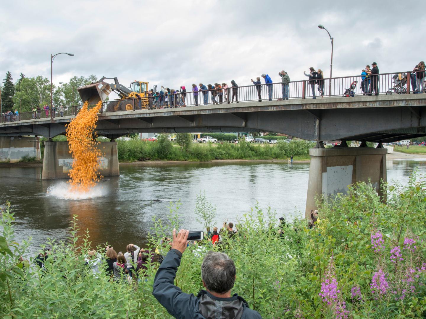 在欢乐的“黄金日 (Golden Days)”活动中致敬淘金热历史