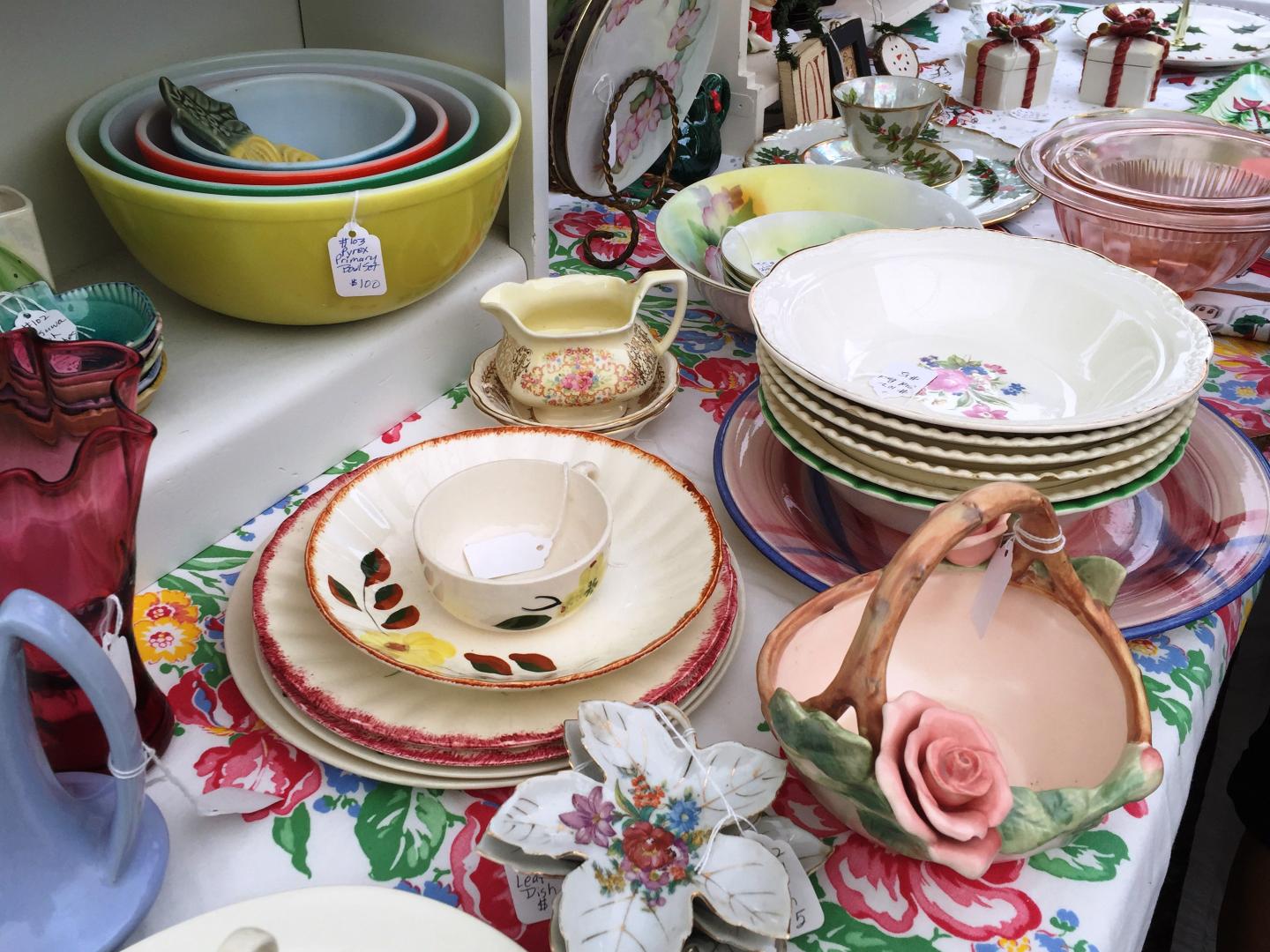 斯莱德尔春季古玩街头集市的商品 斯莱德尔春季古玩街头集市的商品