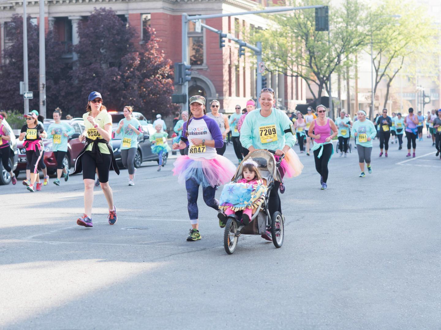 参加蒙大拿州女子竞跑