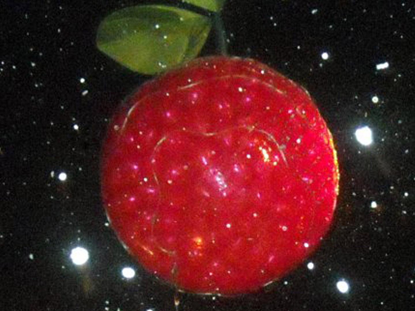 新年夜，CherryT 球“降落”于特拉弗斯城上空