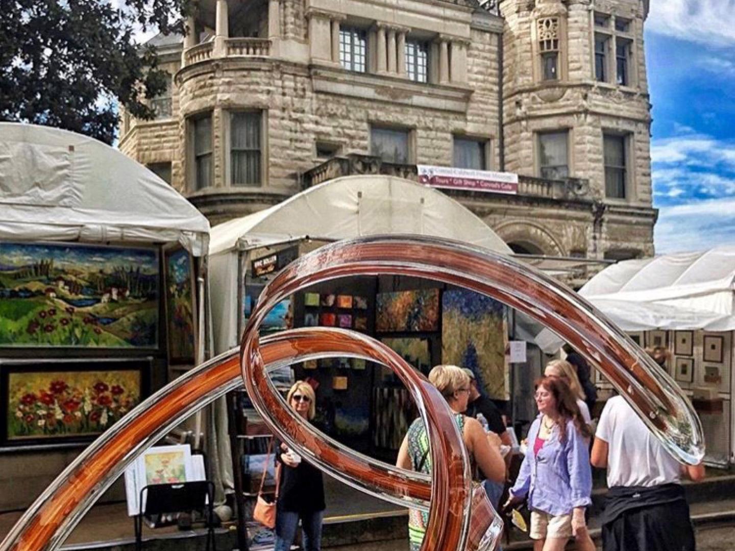肯塔基州路易维尔 St.James Court Art Show 艺术展上的艺术商贩 肯塔基州路易维尔 St.James Court Art Show 艺术展上的艺术商贩