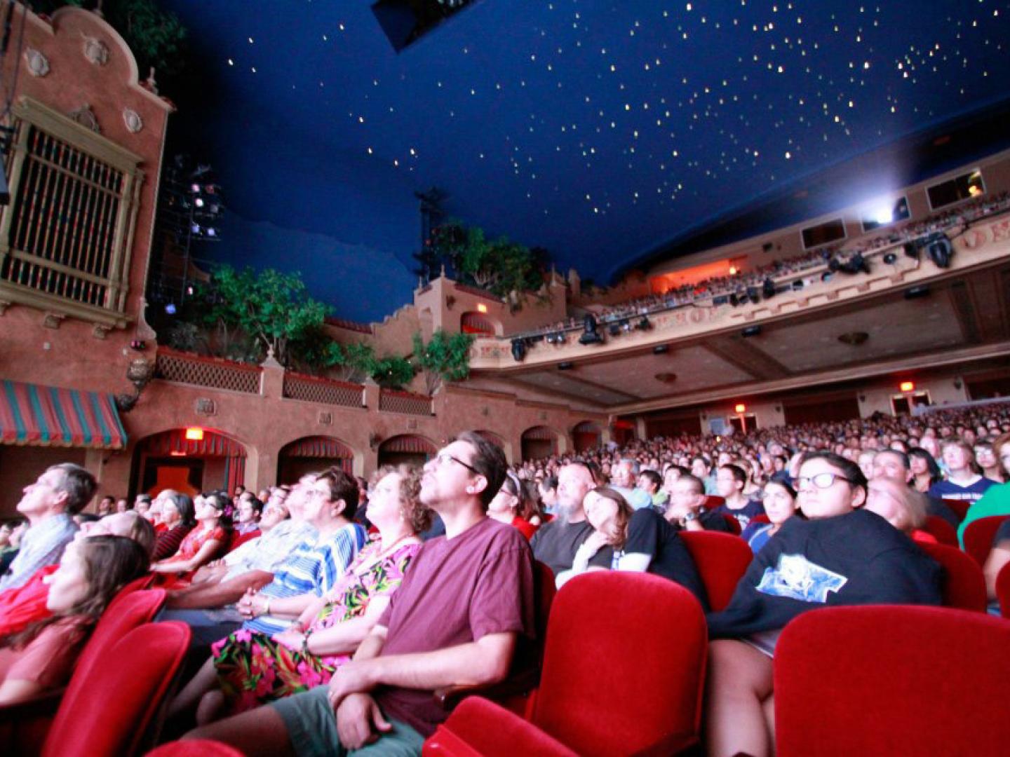 德克萨斯州埃尔帕索的 Plaza 经典电影节期间在 Plaza 影院放映的电影