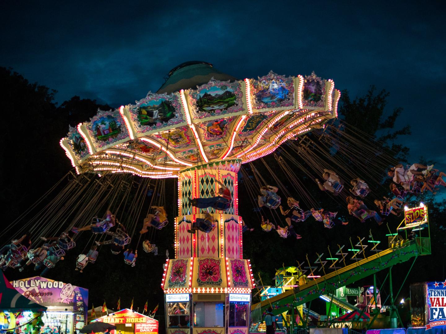 田纳西州诺克斯维尔 Valley Fair 游乐园的经典过山车 田纳西州诺克斯维尔 Valley Fair 游乐园的经典过山车