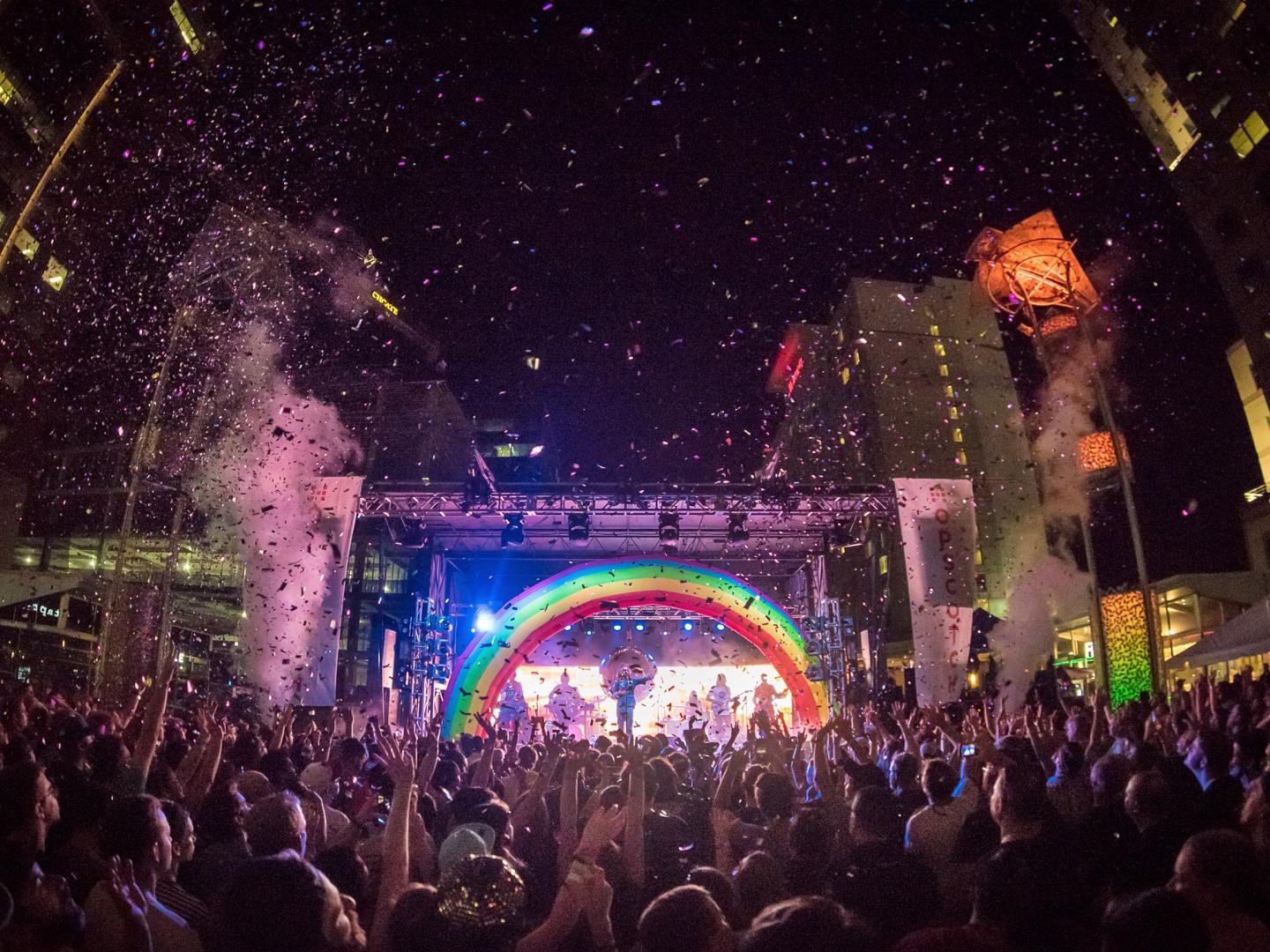 北卡罗来纳州罗利 Hopscotch 音乐节上的演出 北卡罗来纳州罗利 Hopscotch 音乐节上的演出