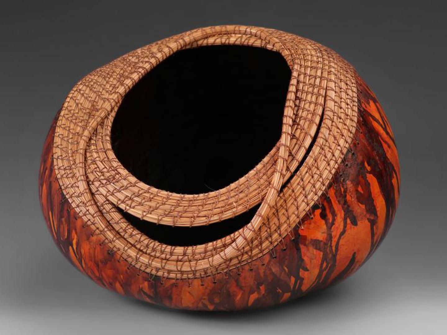 Toni Best 创作的葫芦艺术是加利福尼亚州维塞利亚艺术鉴赏的一部分