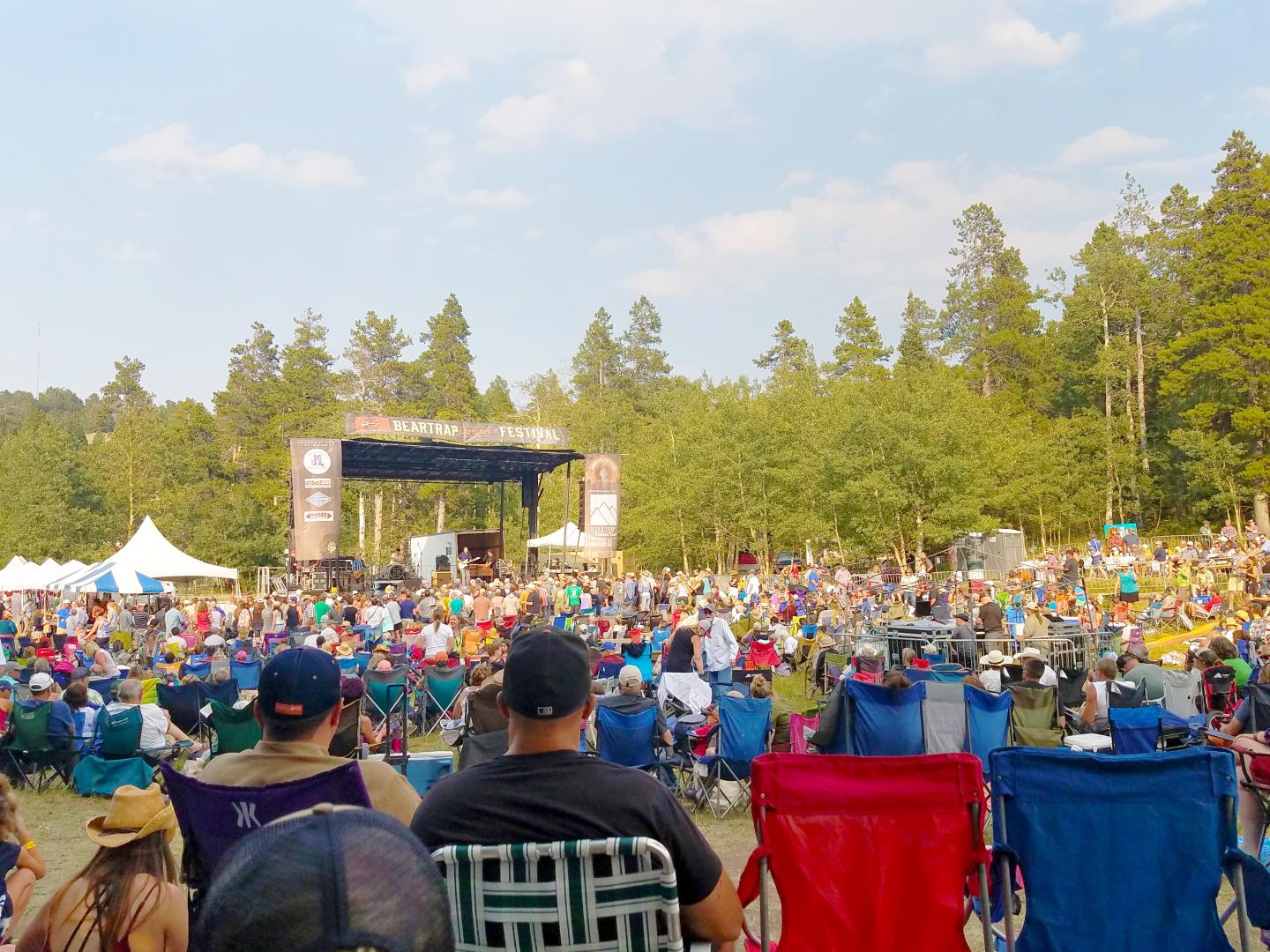 在怀俄明州卡斯珀 Beartrap Summer Festival 夏日嘉年华观看现场音乐表演 在怀俄明州卡斯珀 Beartrap Summer Festival 夏日嘉年华观看现场音乐表演