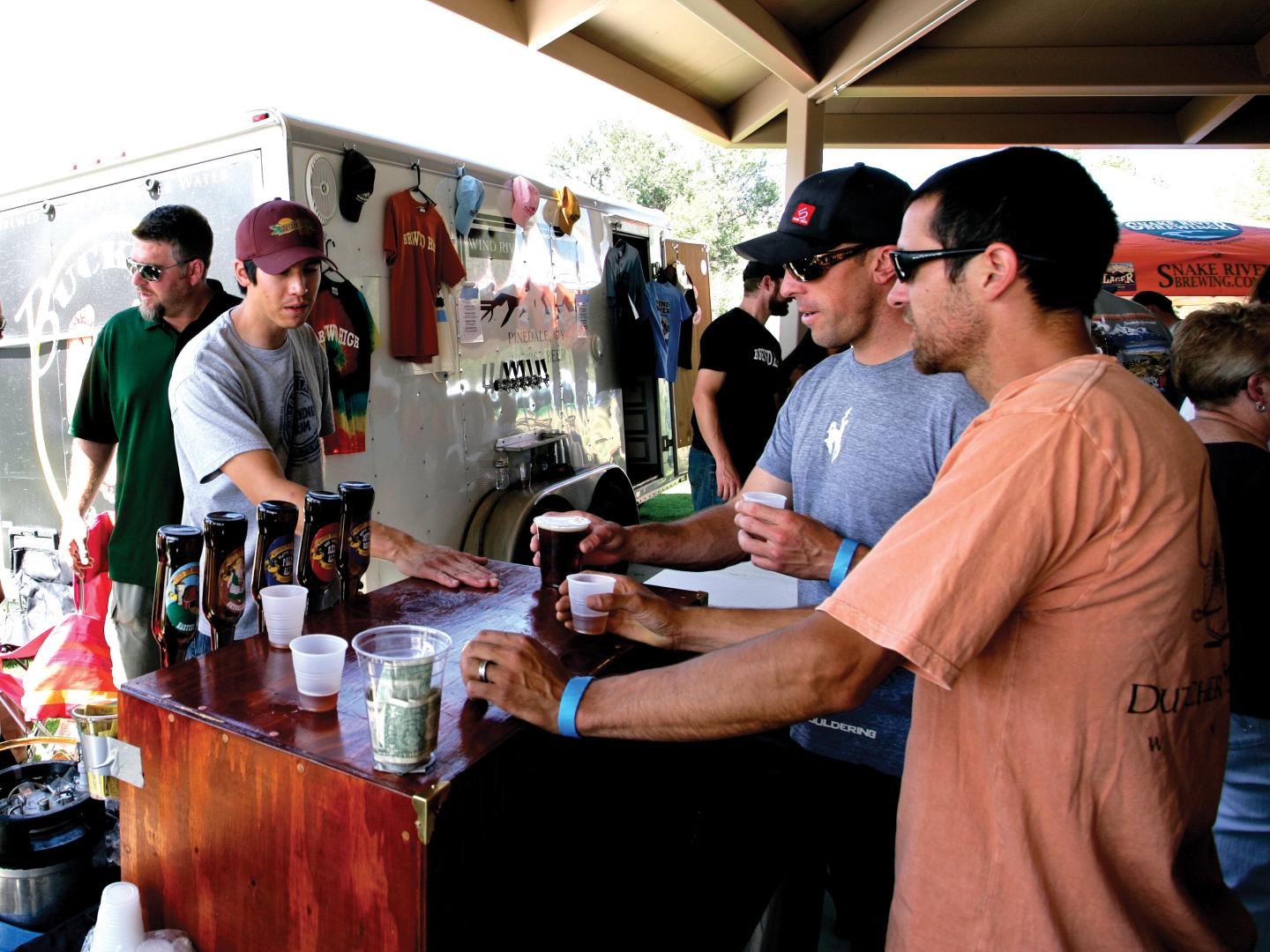 参加怀俄明州卡斯珀水上娱乐节 参加怀俄明州卡斯珀水上娱乐节