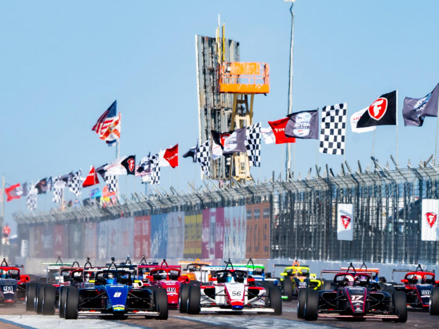 圣彼得斯堡 Grand Prix 大奖赛期间的印地赛车比赛 圣彼得斯堡 Grand Prix 大奖赛期间的印地赛车比赛