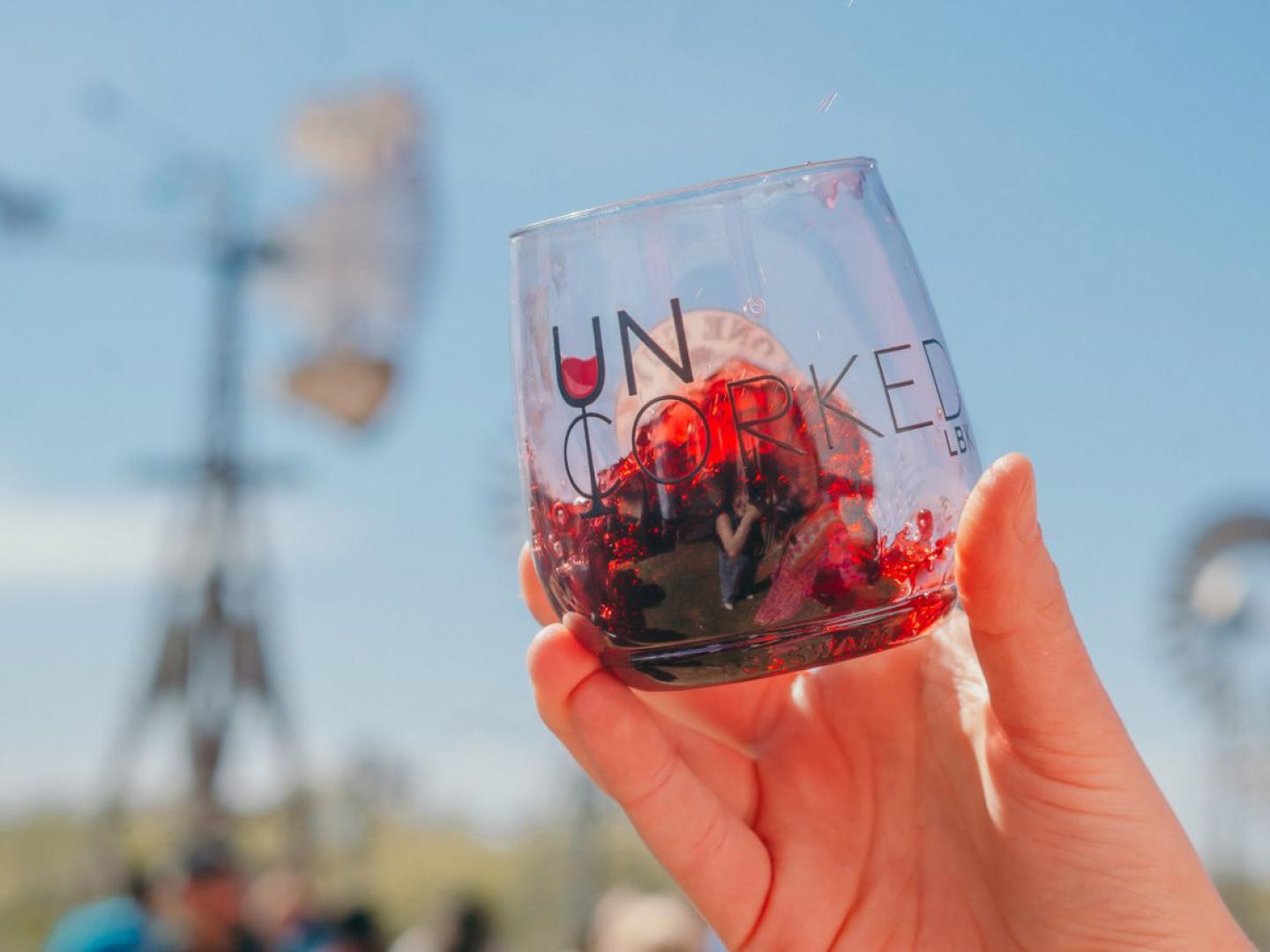 展示来自德克萨斯州卢伯克的 Lubbock Uncorked 卢伯克美酒节酒杯 展示来自德克萨斯州卢伯克的 Lubbock Uncorked 卢伯克美酒节酒杯