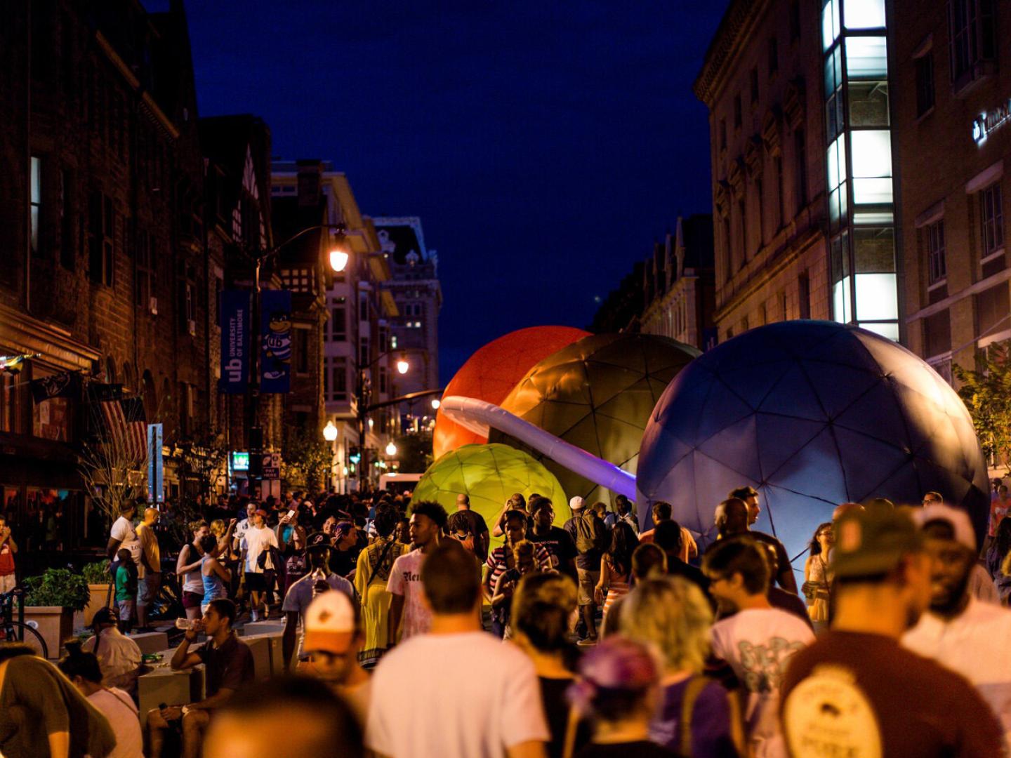 北站艺术娱乐区的晚间 Artscape 艺术节庆活动