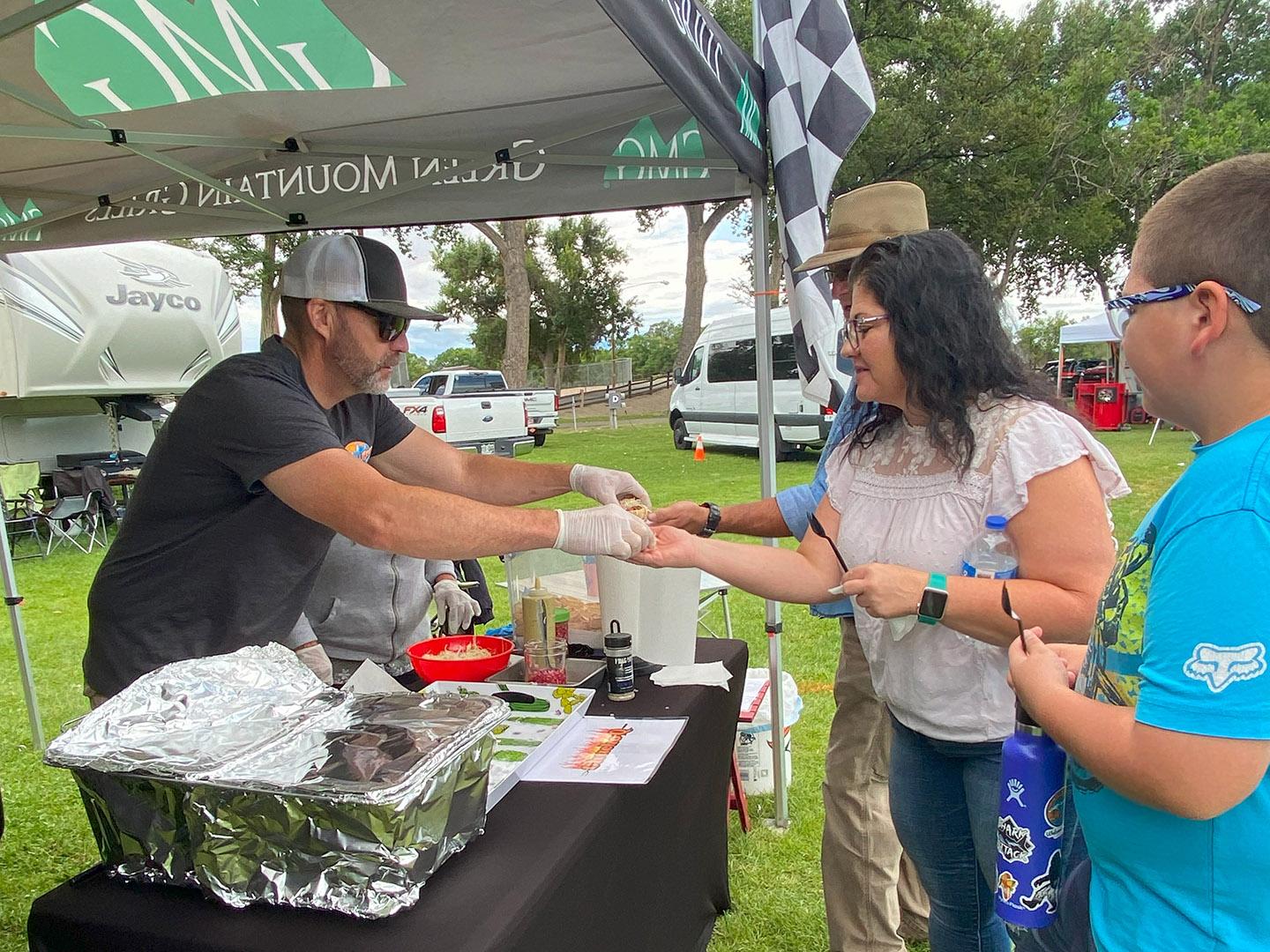 科罗拉多州阿拉莫萨的击退炎热烧烤啤酒节 科罗拉多州阿拉莫萨的击退炎热烧烤啤酒节